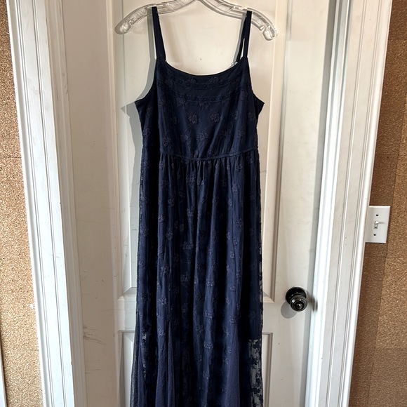TORRID Maxi Dress Netting with Kick Pleats over Short Slip Size 0 - Picture 1 of 12
